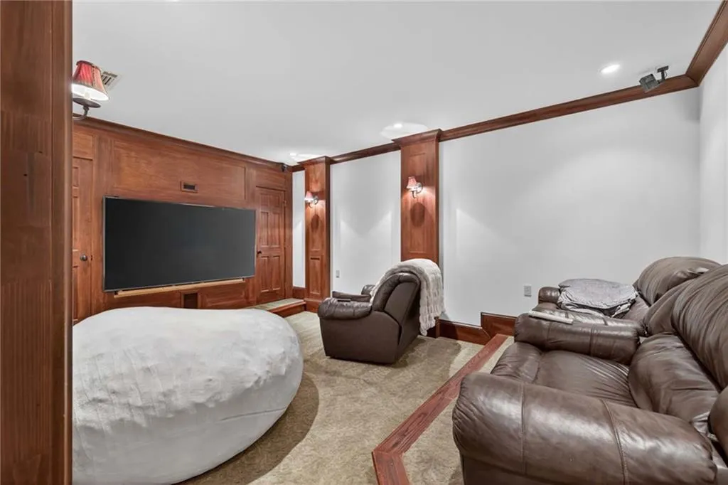 615 Burke Road Ne, Atlanta, Georgia 30305, 6 Bedrooms Bedrooms, ,5 BathroomsBathrooms,Residential,For Sale,615 Burke Road Ne,7611253