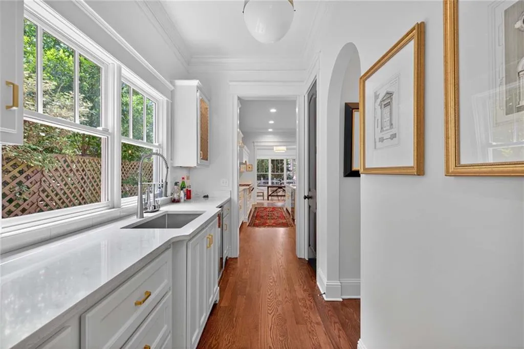 615 Burke Road Ne, Atlanta, Georgia 30305, 6 Bedrooms Bedrooms, ,5 BathroomsBathrooms,Residential,For Sale,615 Burke Road Ne,7611253