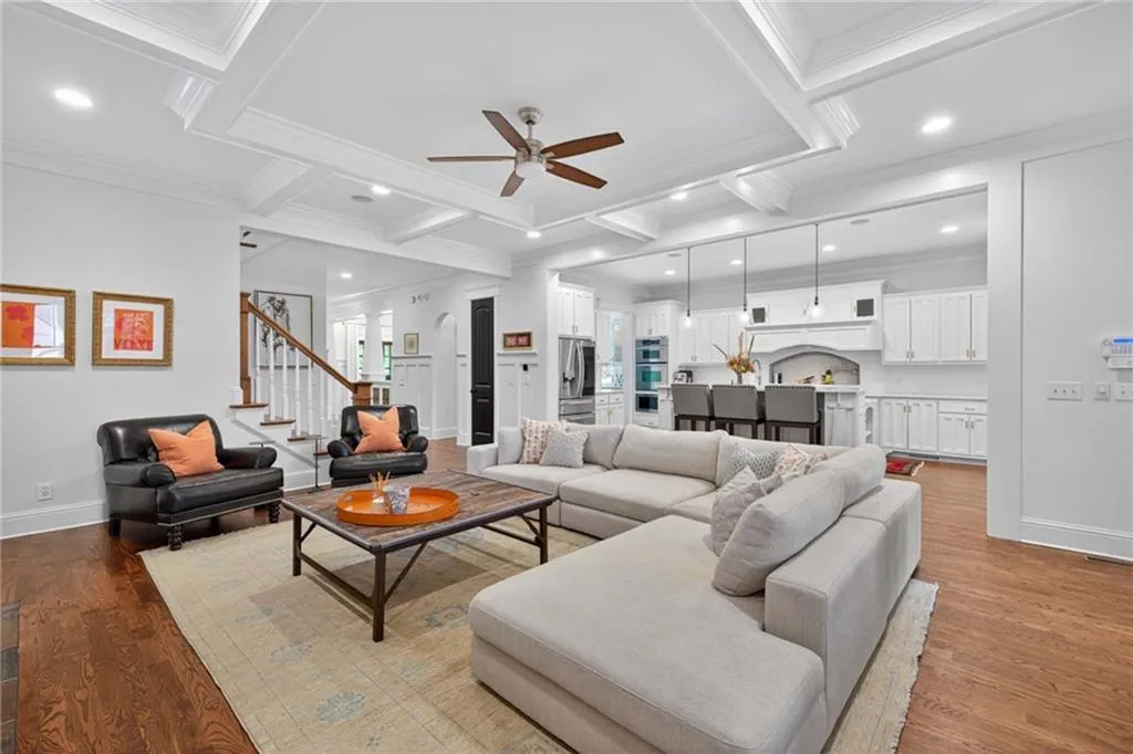 615 Burke Road Ne, Atlanta, Georgia 30305, 6 Bedrooms Bedrooms, ,5 BathroomsBathrooms,Residential,For Sale,615 Burke Road Ne,7611253