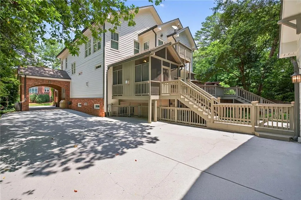 615 Burke Road Ne, Atlanta, Georgia 30305, 6 Bedrooms Bedrooms, ,5 BathroomsBathrooms,Residential,For Sale,615 Burke Road Ne,7611253