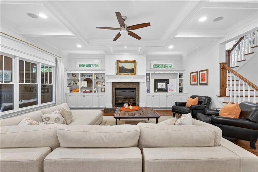 615 Burke Road Ne, Atlanta, Georgia 30305, 6 Bedrooms Bedrooms, ,5 BathroomsBathrooms,Residential,For Sale,615 Burke Road Ne,7611253
