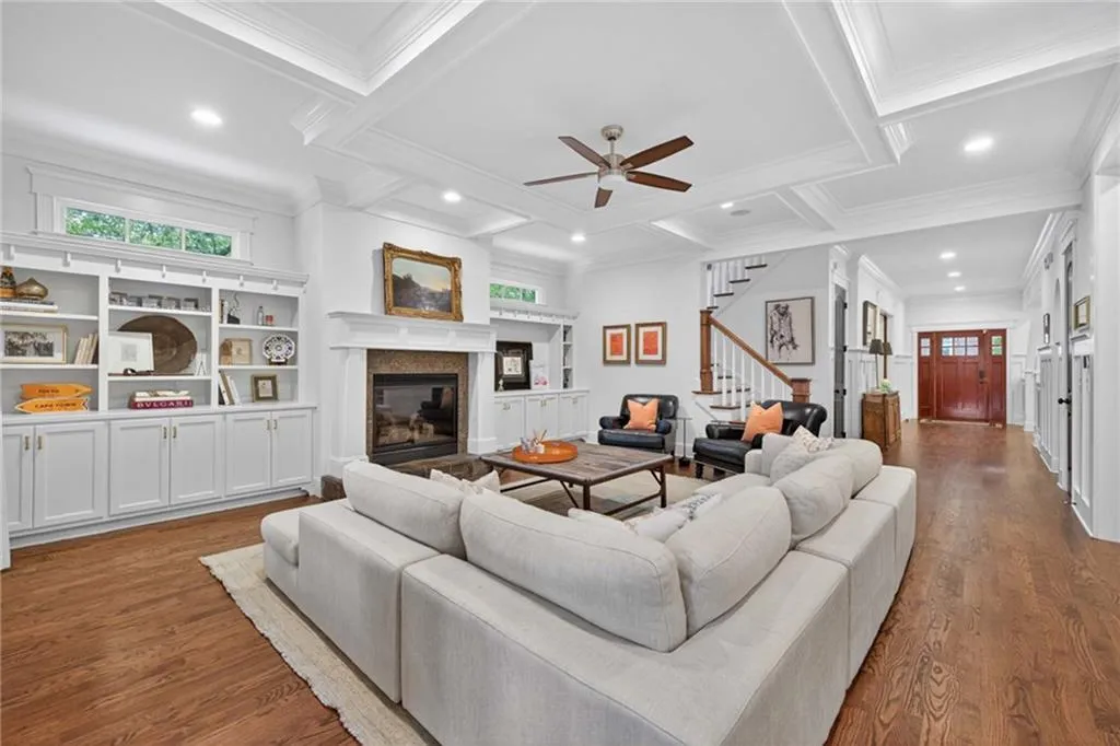 615 Burke Road Ne, Atlanta, Georgia 30305, 6 Bedrooms Bedrooms, ,5 BathroomsBathrooms,Residential,For Sale,615 Burke Road Ne,7611253