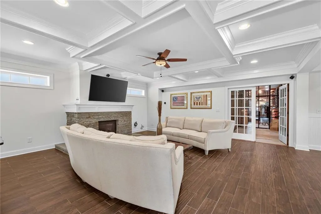 615 Burke Road Ne, Atlanta, Georgia 30305, 6 Bedrooms Bedrooms, ,5 BathroomsBathrooms,Residential,For Sale,615 Burke Road Ne,7611253