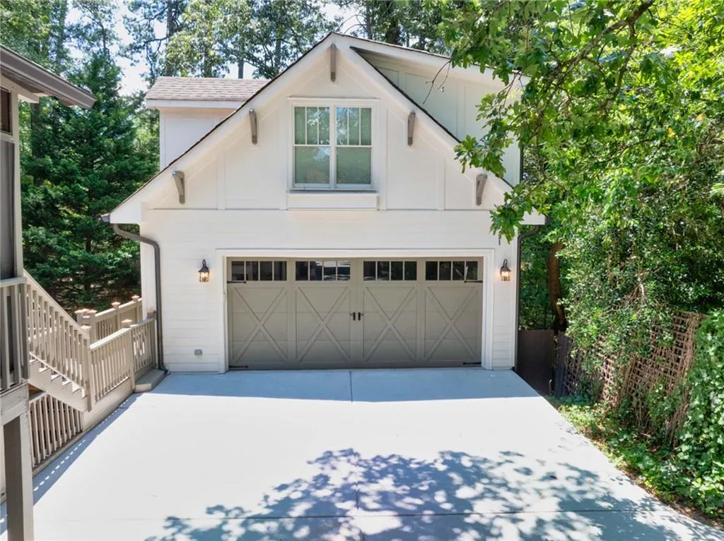 615 Burke Road Ne, Atlanta, Georgia 30305, 6 Bedrooms Bedrooms, ,5 BathroomsBathrooms,Residential,For Sale,615 Burke Road Ne,7611253
