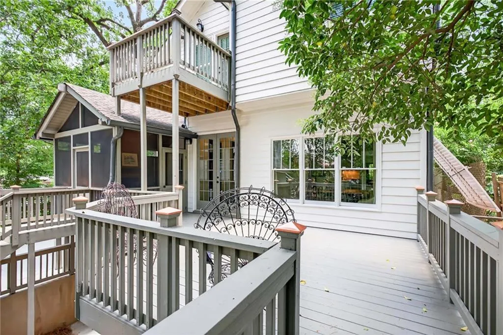 615 Burke Road Ne, Atlanta, Georgia 30305, 6 Bedrooms Bedrooms, ,5 BathroomsBathrooms,Residential,For Sale,615 Burke Road Ne,7611253