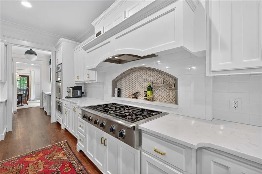 615 Burke Road Ne, Atlanta, Georgia 30305, 6 Bedrooms Bedrooms, ,5 BathroomsBathrooms,Residential,For Sale,615 Burke Road Ne,7611253