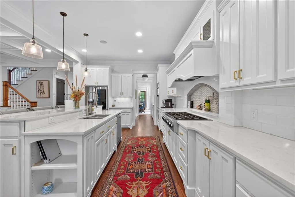 615 Burke Road Ne, Atlanta, Georgia 30305, 6 Bedrooms Bedrooms, ,5 BathroomsBathrooms,Residential,For Sale,615 Burke Road Ne,7611253