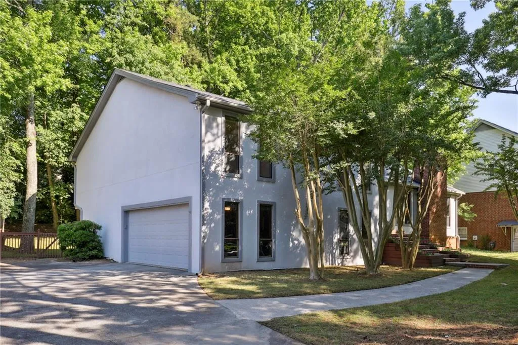 7604 Van Eyck Way, Sandy Springs, Georgia 30350, 4 Bedrooms Bedrooms, ,3 BathroomsBathrooms,Residential,Sold,7604 Van Eyck Way,7052817