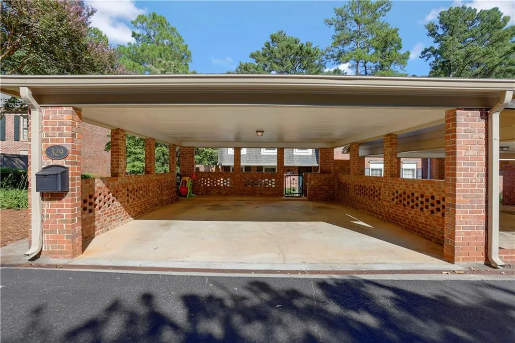 329 The Chace, Sandy Springs, Georgia 30328, 2 Bedrooms Bedrooms, ,2 BathroomsBathrooms,Residential,Sold,329 The Chace,7114925