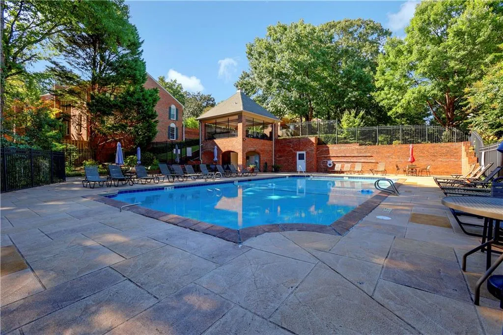 329 The Chace, Sandy Springs, Georgia 30328, 2 Bedrooms Bedrooms, ,2 BathroomsBathrooms,Residential,Sold,329 The Chace,7114925