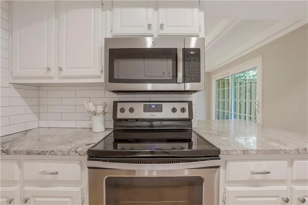 329 The Chace, Sandy Springs, Georgia 30328, 2 Bedrooms Bedrooms, ,2 BathroomsBathrooms,Residential,Sold,329 The Chace,7114925