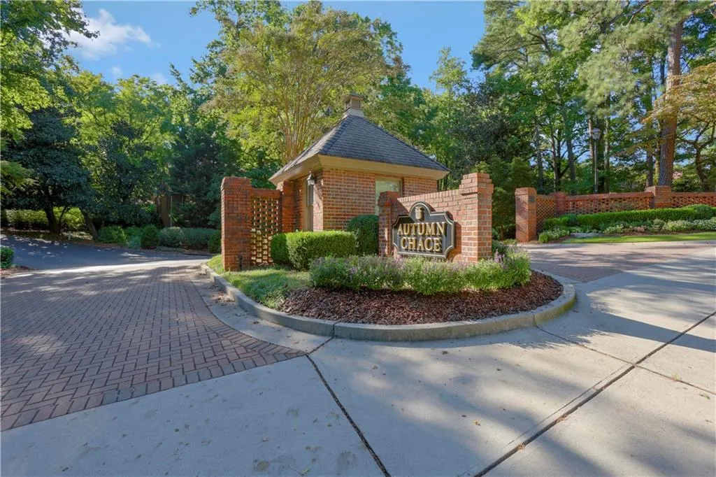 329 The Chace, Sandy Springs, Georgia 30328, 2 Bedrooms Bedrooms, ,2 BathroomsBathrooms,Residential,Sold,329 The Chace,7114925