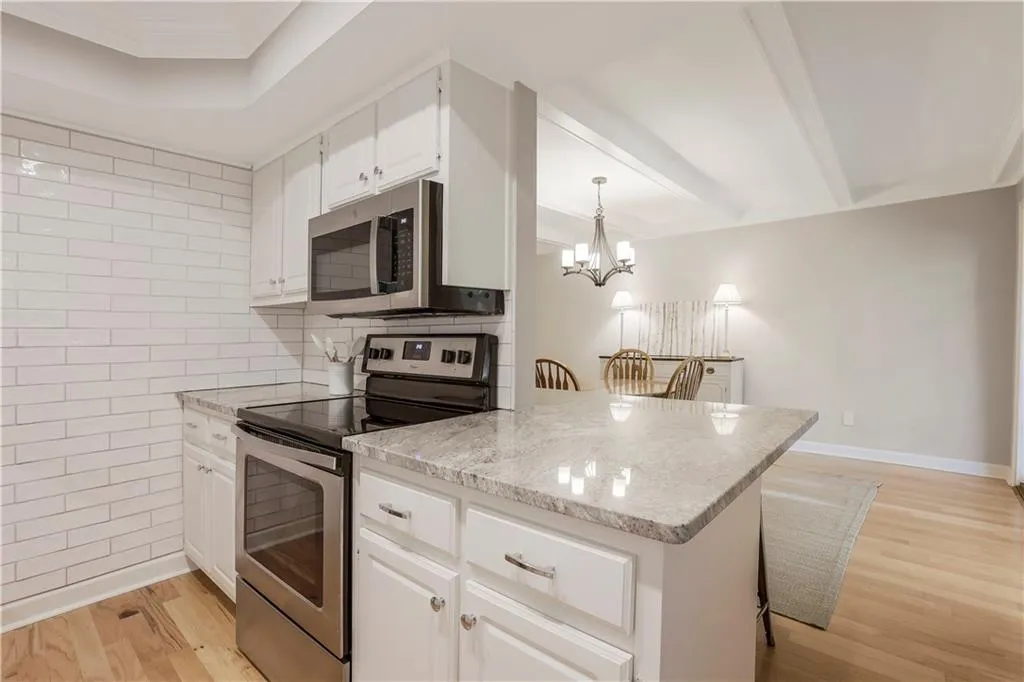 329 The Chace, Sandy Springs, Georgia 30328, 2 Bedrooms Bedrooms, ,2 BathroomsBathrooms,Residential,Sold,329 The Chace,7114925