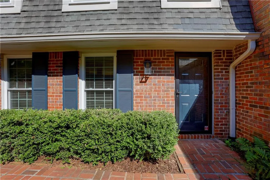 329 The Chace, Sandy Springs, Georgia 30328, 2 Bedrooms Bedrooms, ,2 BathroomsBathrooms,Residential,Sold,329 The Chace,7114925