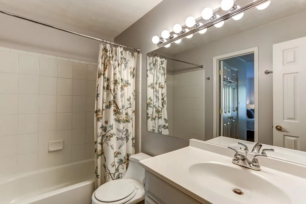 2901 Lenox Road Ne Unit 303, Atlanta, Georgia 30324, 2 Bedrooms Bedrooms, ,2 BathroomsBathrooms,Residential,Sold,2901 Lenox Road Ne Unit 303,6526069