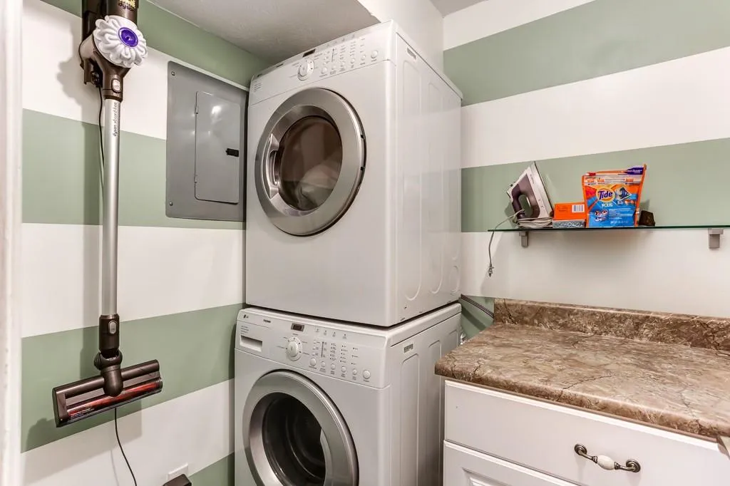 2901 Lenox Road Ne Unit 303, Atlanta, Georgia 30324, 2 Bedrooms Bedrooms, ,2 BathroomsBathrooms,Residential,Sold,2901 Lenox Road Ne Unit 303,6526069