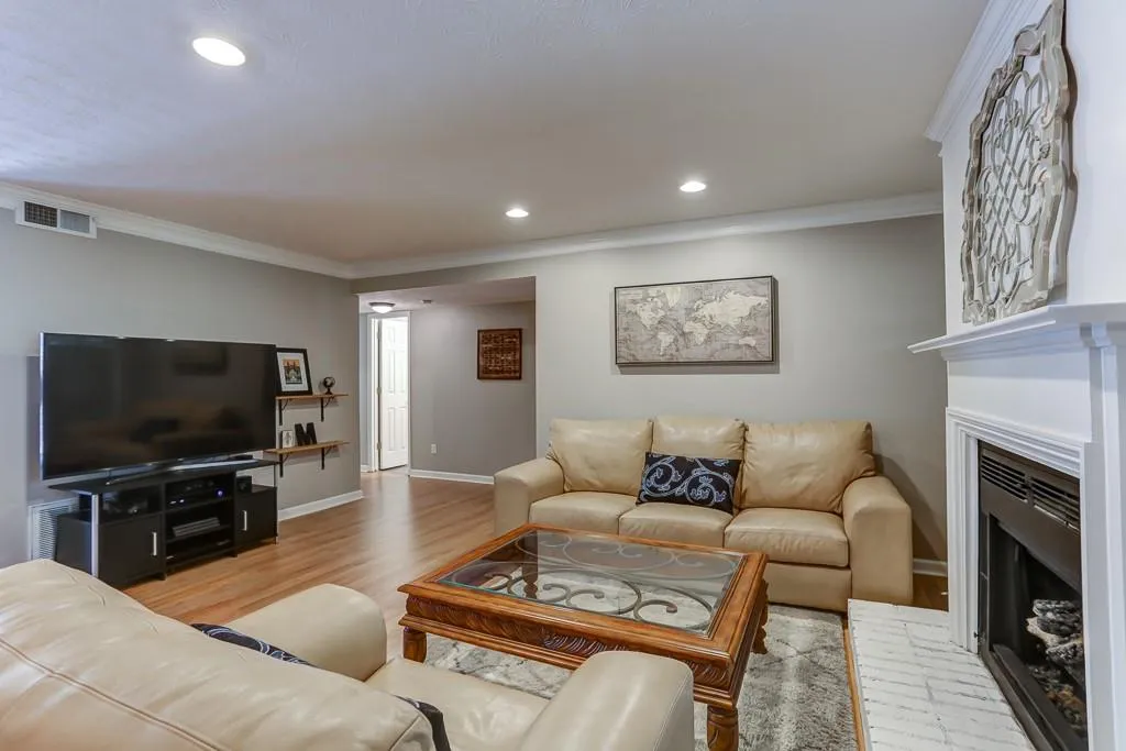 2901 Lenox Road Ne Unit 303, Atlanta, Georgia 30324, 2 Bedrooms Bedrooms, ,2 BathroomsBathrooms,Residential,Sold,2901 Lenox Road Ne Unit 303,6526069