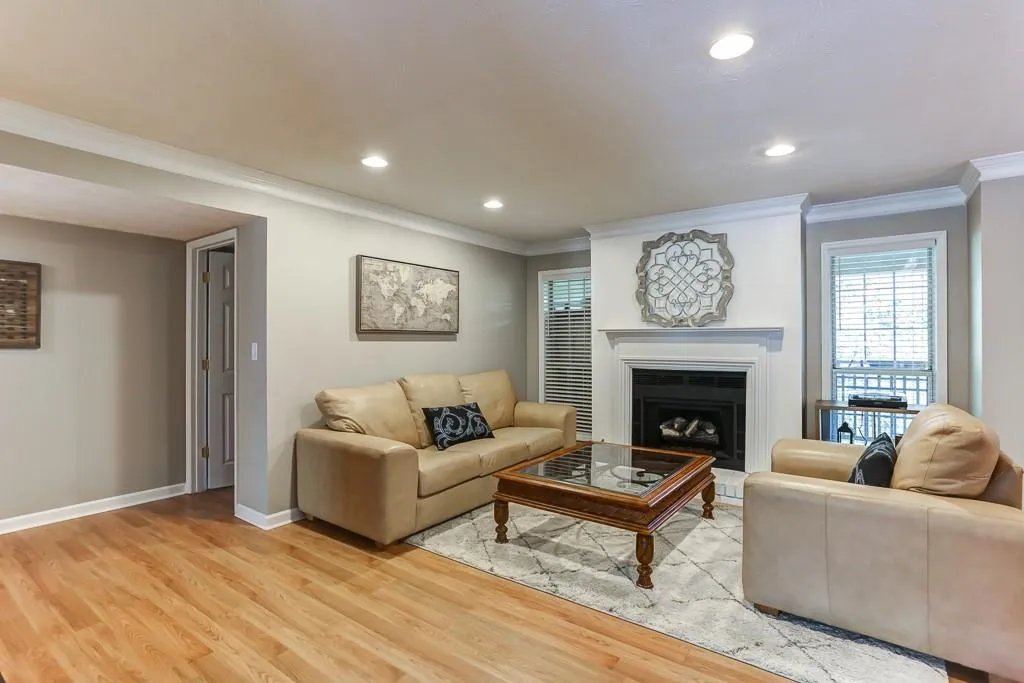 2901 Lenox Road Ne Unit 303, Atlanta, Georgia 30324, 2 Bedrooms Bedrooms, ,2 BathroomsBathrooms,Residential,Sold,2901 Lenox Road Ne Unit 303,6526069