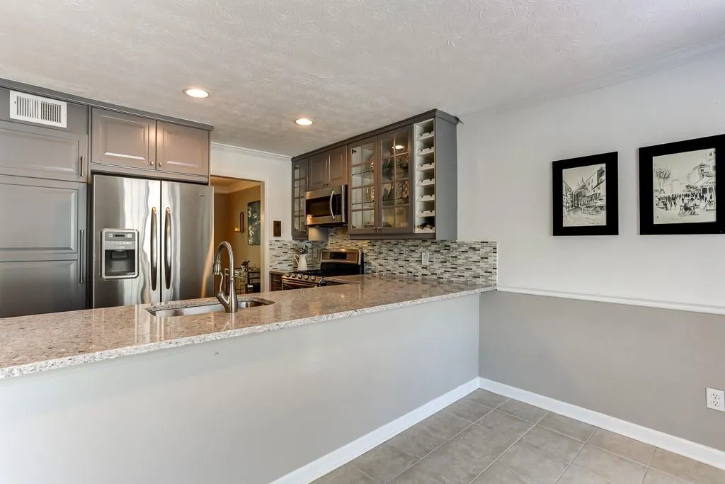 2901 Lenox Road Ne Unit 303, Atlanta, Georgia 30324, 2 Bedrooms Bedrooms, ,2 BathroomsBathrooms,Residential,Sold,2901 Lenox Road Ne Unit 303,6526069