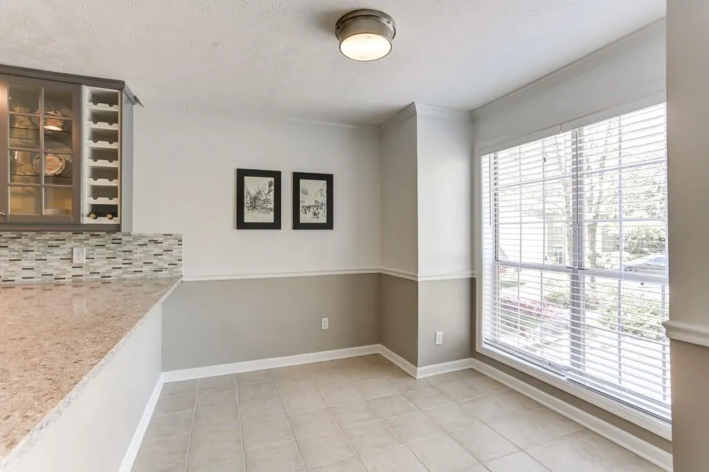 2901 Lenox Road Ne Unit 303, Atlanta, Georgia 30324, 2 Bedrooms Bedrooms, ,2 BathroomsBathrooms,Residential,Sold,2901 Lenox Road Ne Unit 303,6526069