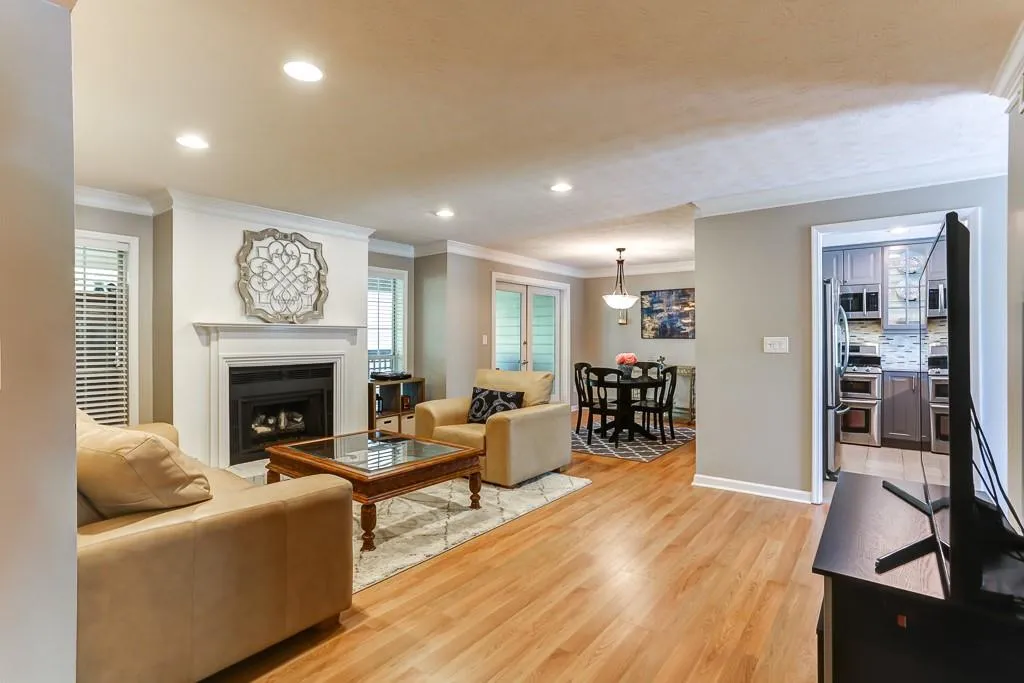 2901 Lenox Road Ne Unit 303, Atlanta, Georgia 30324, 2 Bedrooms Bedrooms, ,2 BathroomsBathrooms,Residential,Sold,2901 Lenox Road Ne Unit 303,6526069