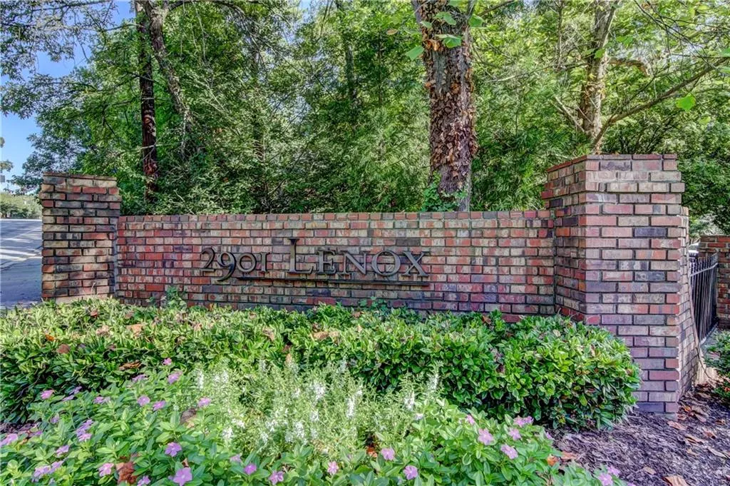 2901 Lenox Road Ne Unit 303, Atlanta, Georgia 30324, 2 Bedrooms Bedrooms, ,2 BathroomsBathrooms,Residential,Sold,2901 Lenox Road Ne Unit 303,6526069
