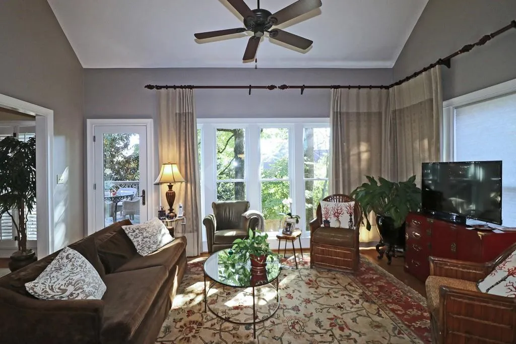 115 Grosvenor Place, Sandy Springs, Georgia 30328, 4 Bedrooms Bedrooms, ,2 BathroomsBathrooms,Residential,Sold,115 Grosvenor Place,6795252