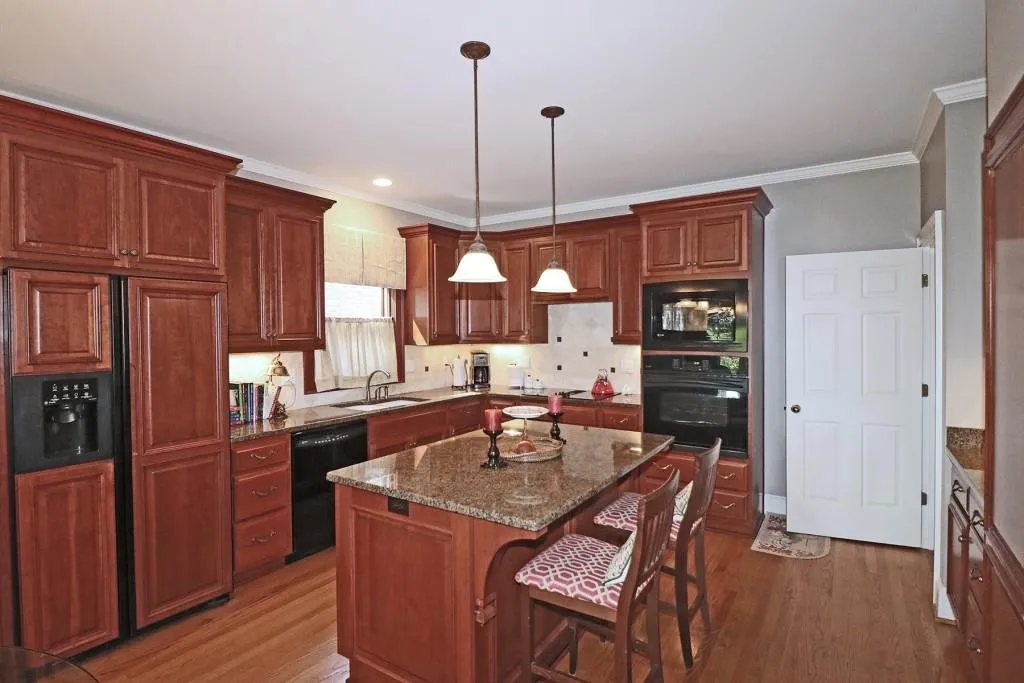 115 Grosvenor Place, Sandy Springs, Georgia 30328, 4 Bedrooms Bedrooms, ,2 BathroomsBathrooms,Residential,Sold,115 Grosvenor Place,6795252