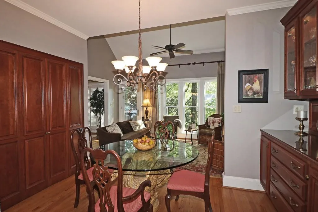 115 Grosvenor Place, Sandy Springs, Georgia 30328, 4 Bedrooms Bedrooms, ,2 BathroomsBathrooms,Residential,Sold,115 Grosvenor Place,6795252