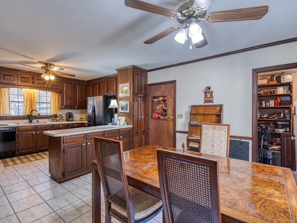 7205 Riverside Drive, Atlanta, Georgia 30328, 5 Bedrooms Bedrooms, ,4 BathroomsBathrooms,Residential,Sold,7205 Riverside Drive,6663949