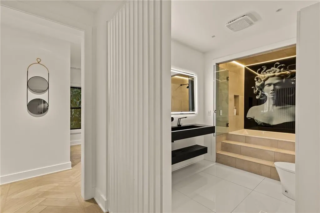 737 W Conway Drive Nw, Atlanta, Georgia 30327, 4 Bedrooms Bedrooms, 0 ,4 BathroomsBathrooms,Residential,For Sale,737 W Conway Drive Nw,7714235