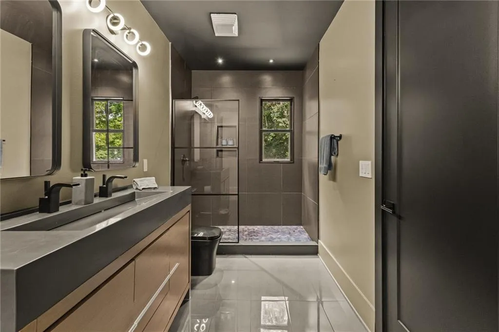 737 W Conway Drive Nw, Atlanta, Georgia 30327, 4 Bedrooms Bedrooms, 0 ,4 BathroomsBathrooms,Residential,For Sale,737 W Conway Drive Nw,7714235
