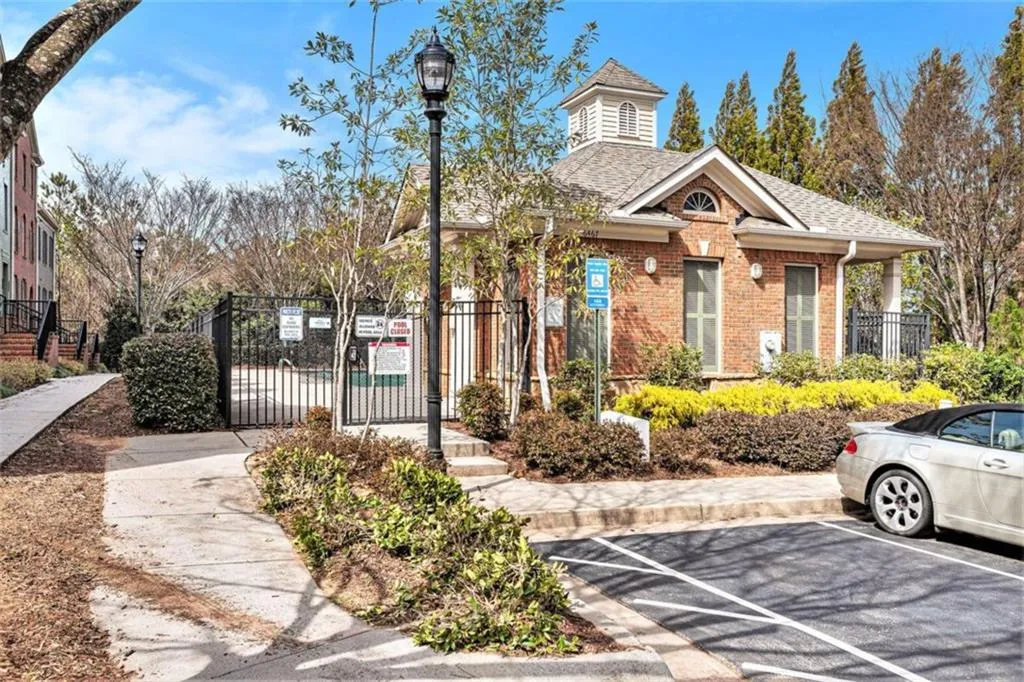849 Perennial Drive, Atlanta, Georgia 30328, 3 Bedrooms Bedrooms, ,2 BathroomsBathrooms,Residential,Sold,849 Perennial Drive,7539184