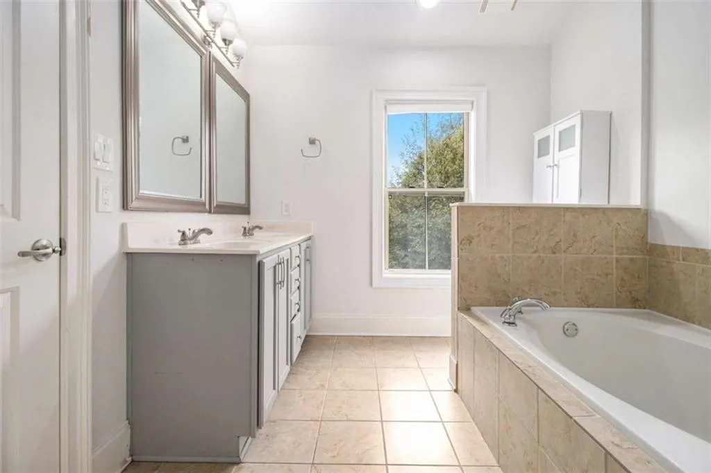 849 Perennial Drive, Atlanta, Georgia 30328, 3 Bedrooms Bedrooms, ,2 BathroomsBathrooms,Residential,Sold,849 Perennial Drive,7539184