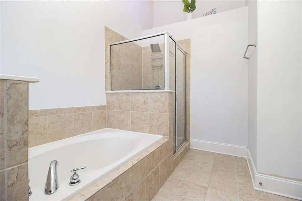 849 Perennial Drive, Atlanta, Georgia 30328, 3 Bedrooms Bedrooms, ,2 BathroomsBathrooms,Residential,Sold,849 Perennial Drive,7539184