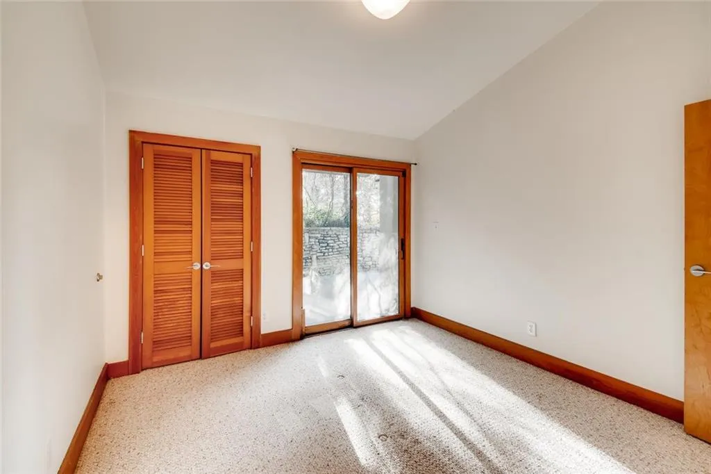 29 Wing Mill Road, Sandy Springs, Georgia 30350, 4 Bedrooms Bedrooms, ,3 BathroomsBathrooms,Residential,Sold,29 Wing Mill Road,6644553
