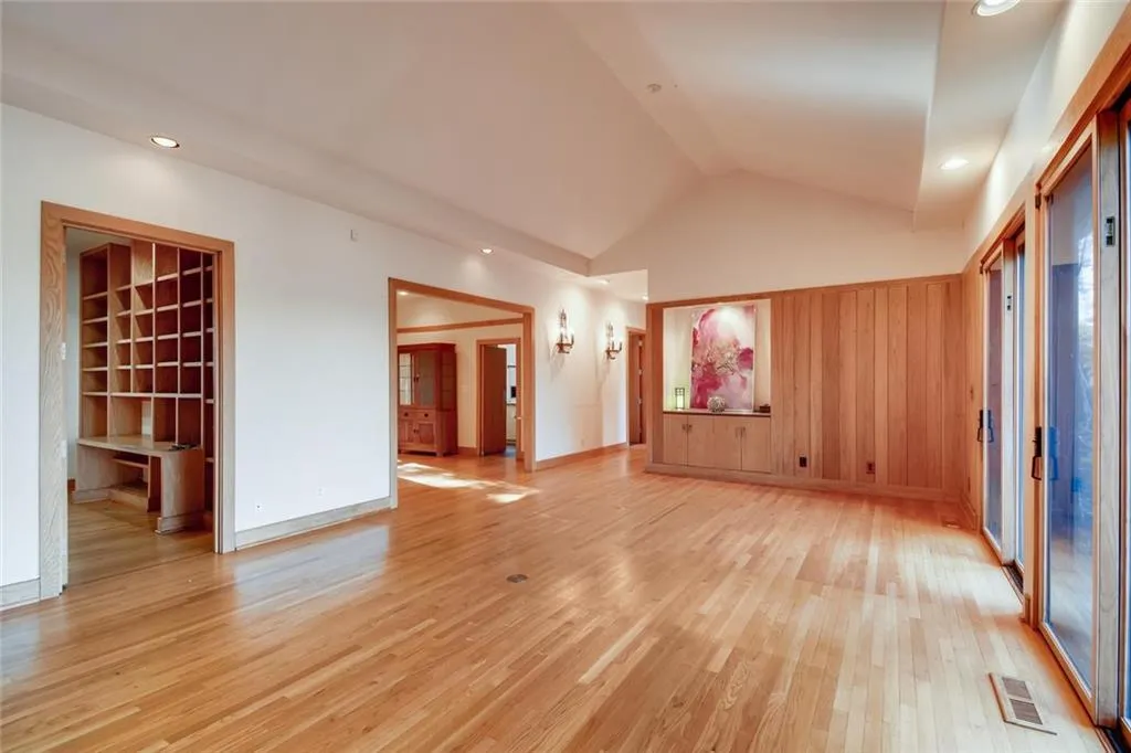 29 Wing Mill Road, Sandy Springs, Georgia 30350, 4 Bedrooms Bedrooms, ,3 BathroomsBathrooms,Residential,Sold,29 Wing Mill Road,6644553