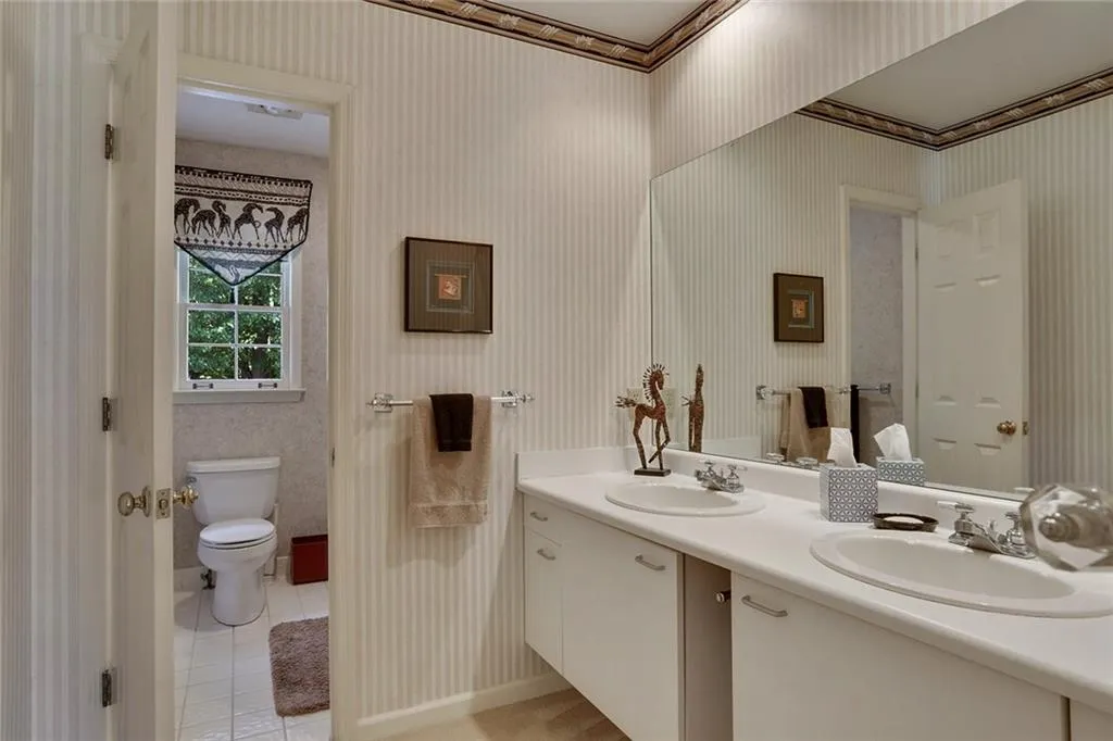 5475 Errol Place Nw, Sandy Springs, Georgia 30327, 5 Bedrooms Bedrooms, ,3 BathroomsBathrooms,Residential,Sold,5475 Errol Place Nw,5763012