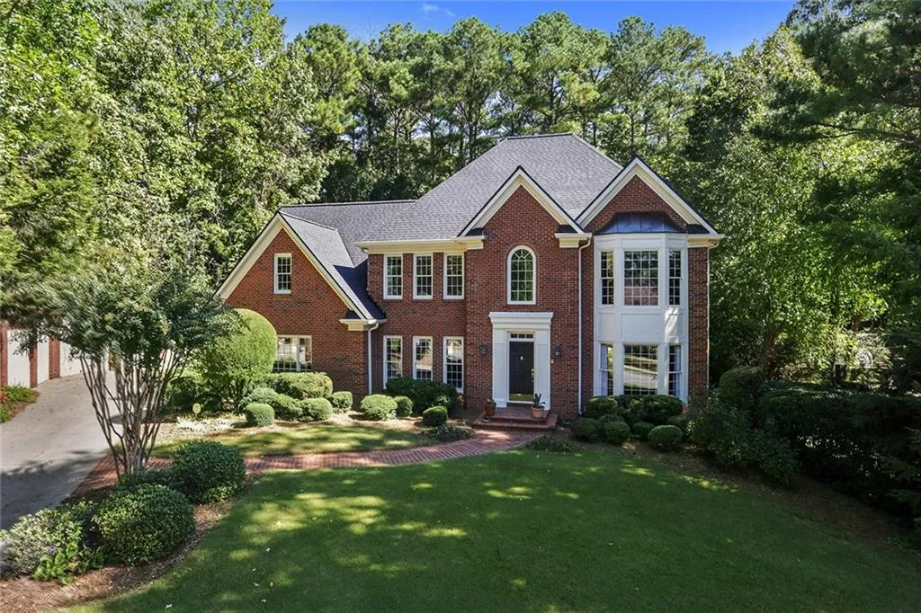 5475 Errol Place Nw, Sandy Springs, Georgia 30327, 5 Bedrooms Bedrooms, ,3 BathroomsBathrooms,Residential,Sold,5475 Errol Place Nw,5763012