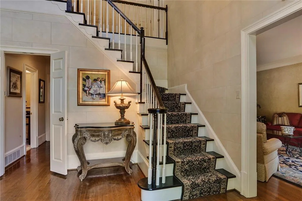 5475 Errol Place Nw, Sandy Springs, Georgia 30327, 5 Bedrooms Bedrooms, ,3 BathroomsBathrooms,Residential,Sold,5475 Errol Place Nw,5763012