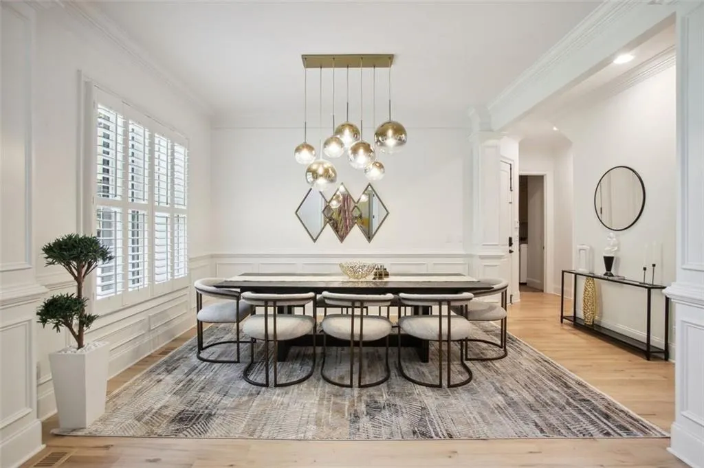525 Forest Hills Drive, Atlanta, Georgia 30342, 6 Bedrooms Bedrooms, ,5 BathroomsBathrooms,Residential,Sold,525 Forest Hills Drive,7705632