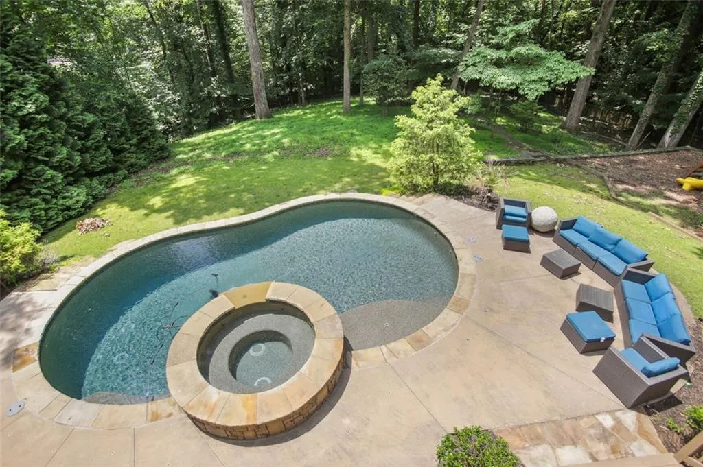 525 Forest Hills Drive, Atlanta, Georgia 30342, 6 Bedrooms Bedrooms, ,5 BathroomsBathrooms,Residential,Sold,525 Forest Hills Drive,7705632