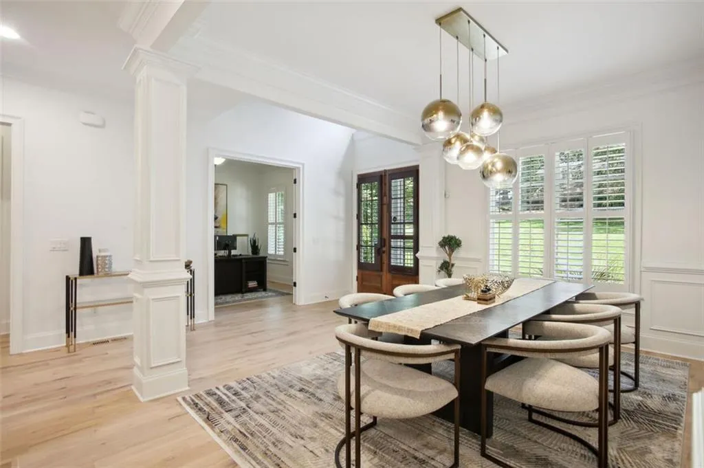 525 Forest Hills Drive, Atlanta, Georgia 30342, 6 Bedrooms Bedrooms, ,5 BathroomsBathrooms,Residential,Sold,525 Forest Hills Drive,7705632