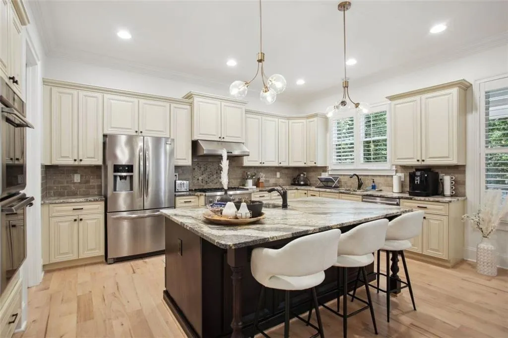 525 Forest Hills Drive, Atlanta, Georgia 30342, 6 Bedrooms Bedrooms, ,5 BathroomsBathrooms,Residential,Sold,525 Forest Hills Drive,7705632