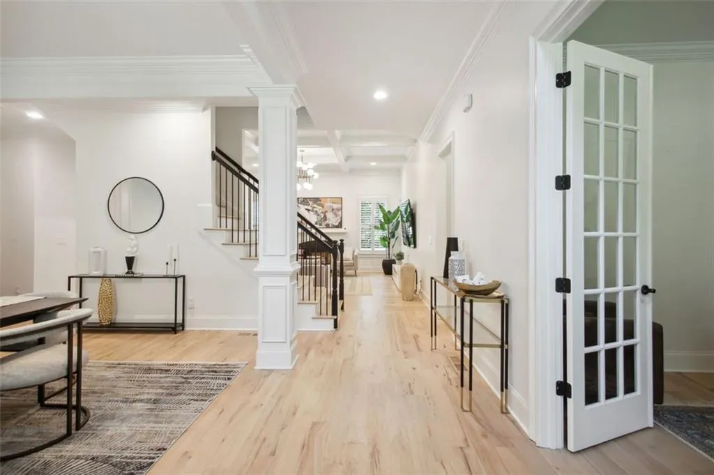 525 Forest Hills Drive, Atlanta, Georgia 30342, 6 Bedrooms Bedrooms, ,5 BathroomsBathrooms,Residential,Sold,525 Forest Hills Drive,7705632
