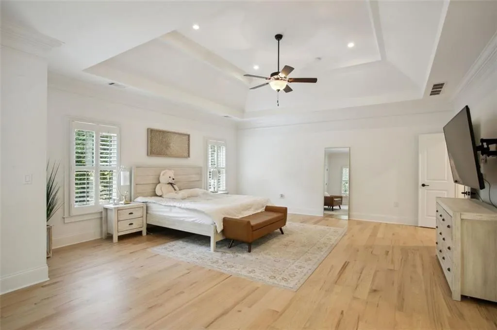 525 Forest Hills Drive, Atlanta, Georgia 30342, 6 Bedrooms Bedrooms, ,5 BathroomsBathrooms,Residential,Sold,525 Forest Hills Drive,7705632