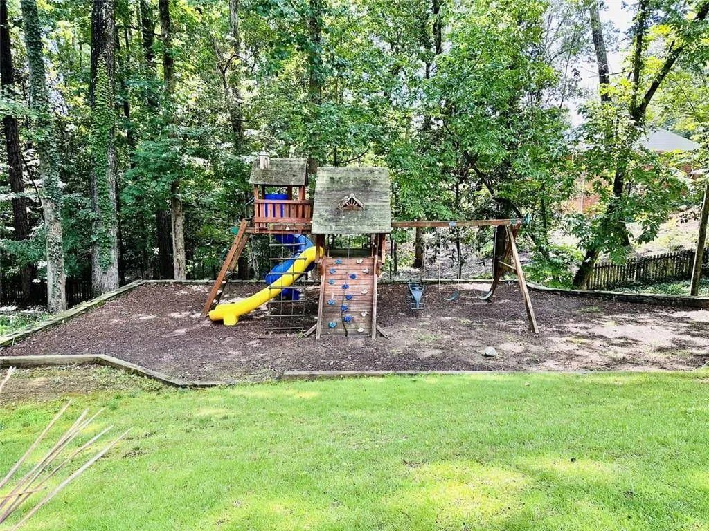 525 Forest Hills Drive, Atlanta, Georgia 30342, 6 Bedrooms Bedrooms, ,5 BathroomsBathrooms,Residential,Sold,525 Forest Hills Drive,7705632