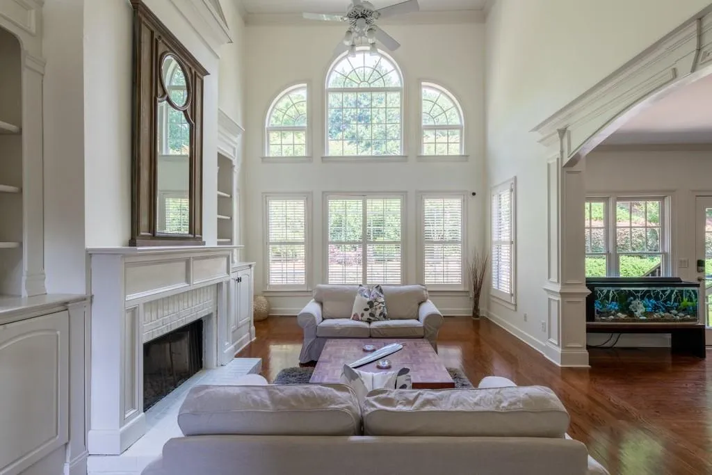 515 Woodmoore Court Ne, Atlanta, Georgia 30342, 6 Bedrooms Bedrooms, ,4 BathroomsBathrooms,Residential,Sold,515 Woodmoore Court Ne,6857223