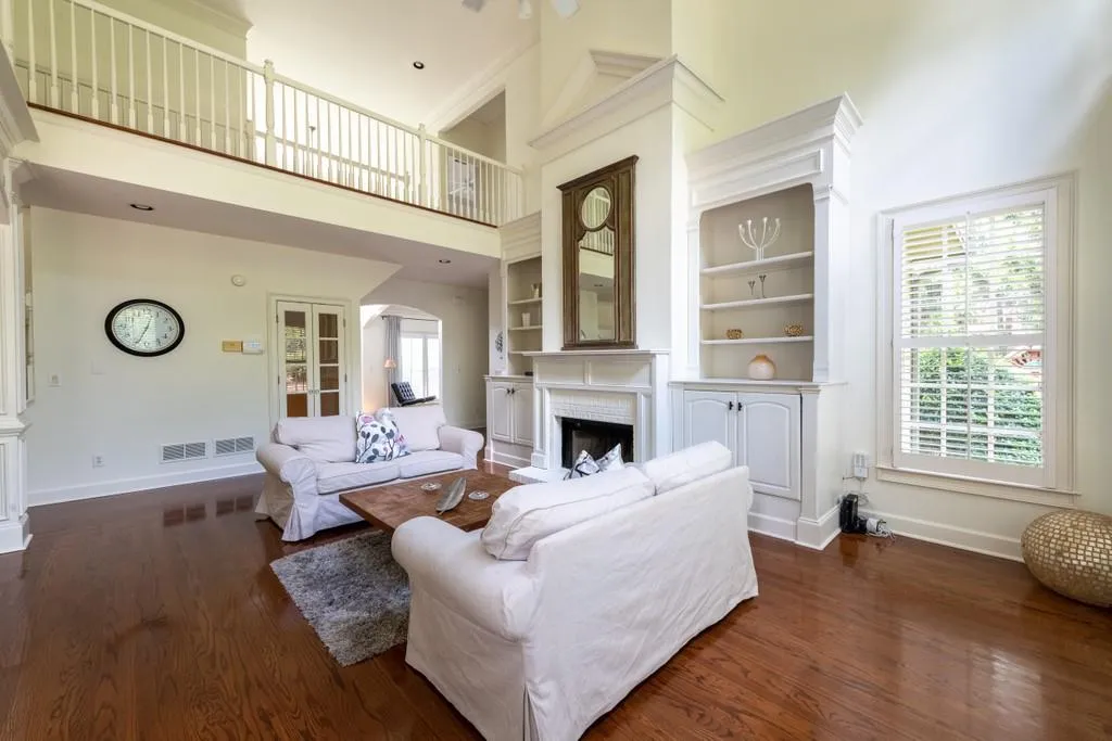 515 Woodmoore Court Ne, Atlanta, Georgia 30342, 6 Bedrooms Bedrooms, ,4 BathroomsBathrooms,Residential,Sold,515 Woodmoore Court Ne,6857223