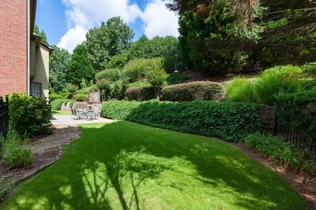 515 Woodmoore Court Ne, Atlanta, Georgia 30342, 6 Bedrooms Bedrooms, ,4 BathroomsBathrooms,Residential,Sold,515 Woodmoore Court Ne,6857223